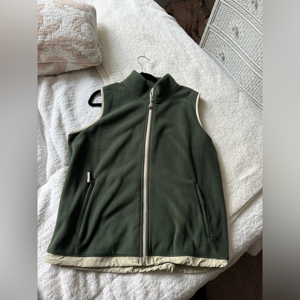 Aritzia TNA Green Vest